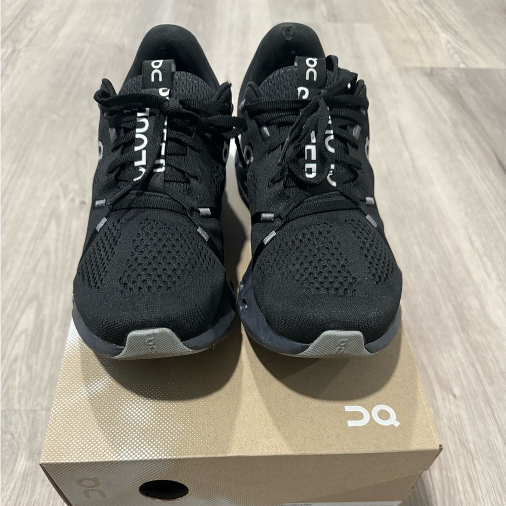 On Cloud Surfer Men’s Size 10